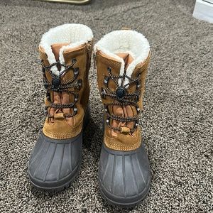 Little girl snow boots US size 2